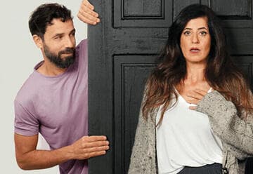 מעבר לדלת - תיאטרון הבימה (20:00)