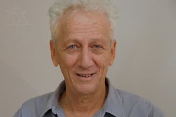 מוני מושונוב - שרים עם קומיקאים (21:00)