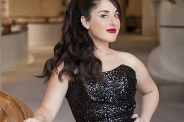 אופרה בליווי כוס יין (19:30)