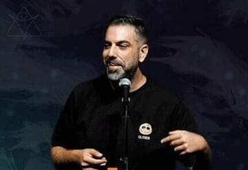 Daniel Cohen in a Stand-Up Show (21:00)