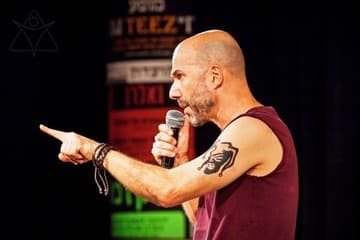סוס אחד נכנס לבר - תיאטרון הקאמרי (20:00)